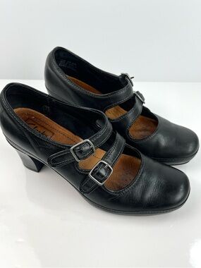 Clarks Artisan Leather Classic Mary Jane 2 Strap Buckle Heels 8.5 Black Witchy